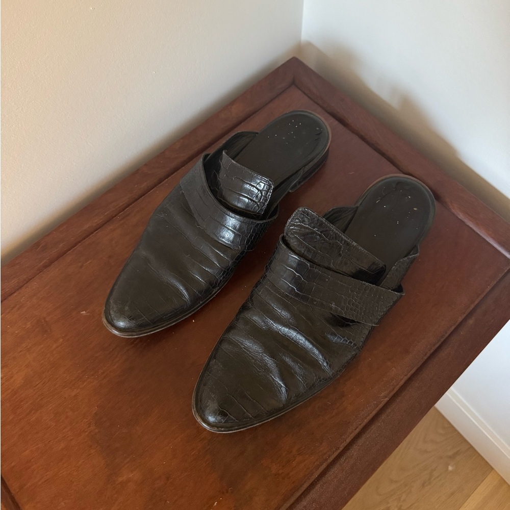Freda Salvador Black Leather Slide On